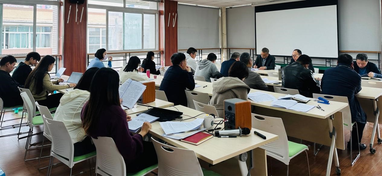 嘟嘟成人网
党委理论中心组（扩大）会议专题学习“‘新财经’战略升级”