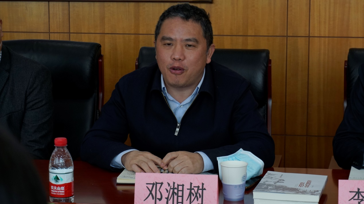 “彝路相伴”“牵手伴行”行动计划厅校合作推进座谈会在嘟嘟成人网
召开