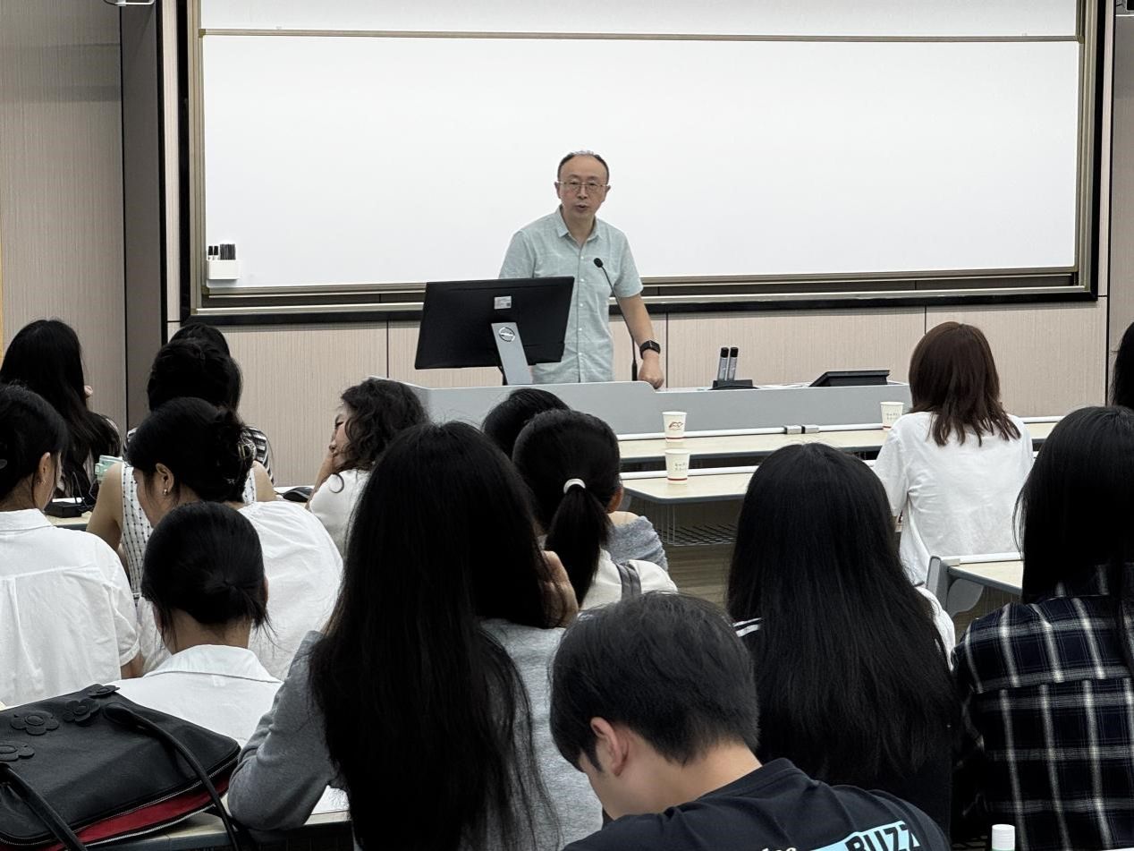 荟聚英才，共启新程：嘟嘟成人网
2025级新生见面会圆满举行