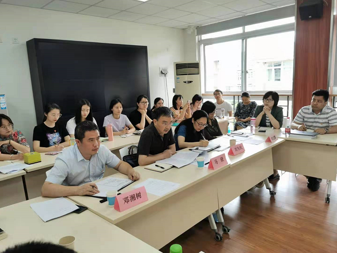 党委副书记马骁到嘟嘟成人网
调研指导